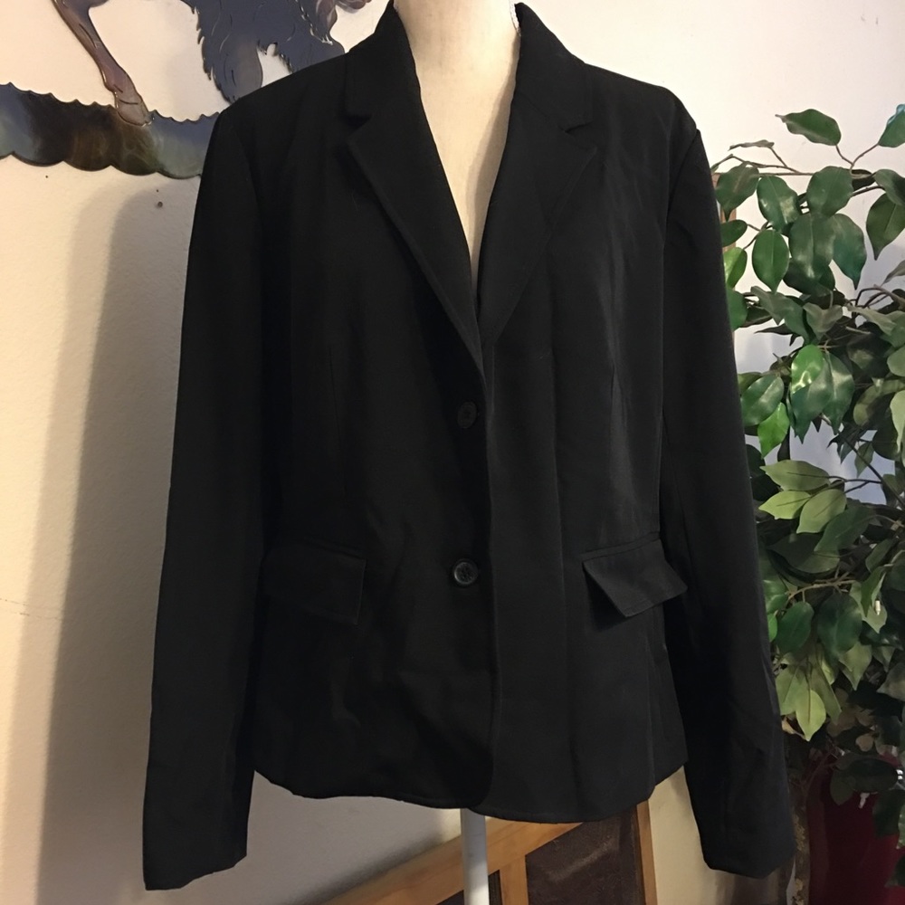 Isaac Mizrahi Classic black 2 button front jacket